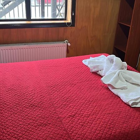 Hostal Victoria Πούντα Αρένας Εξωτερικό φωτογραφία