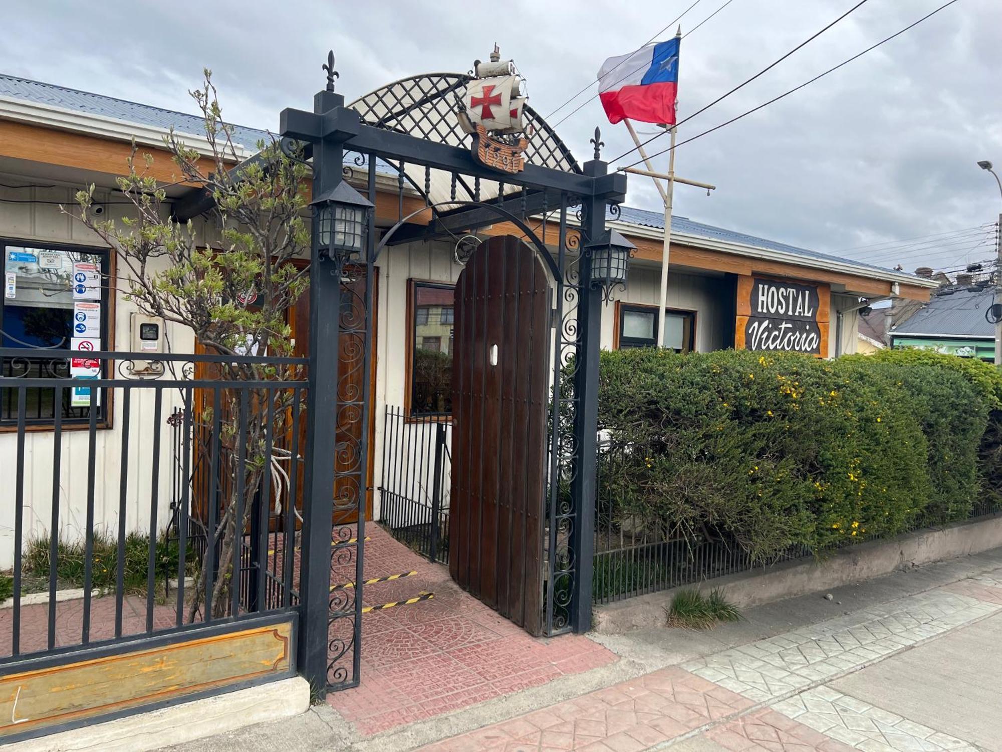 Hostal Victoria Πούντα Αρένας Εξωτερικό φωτογραφία