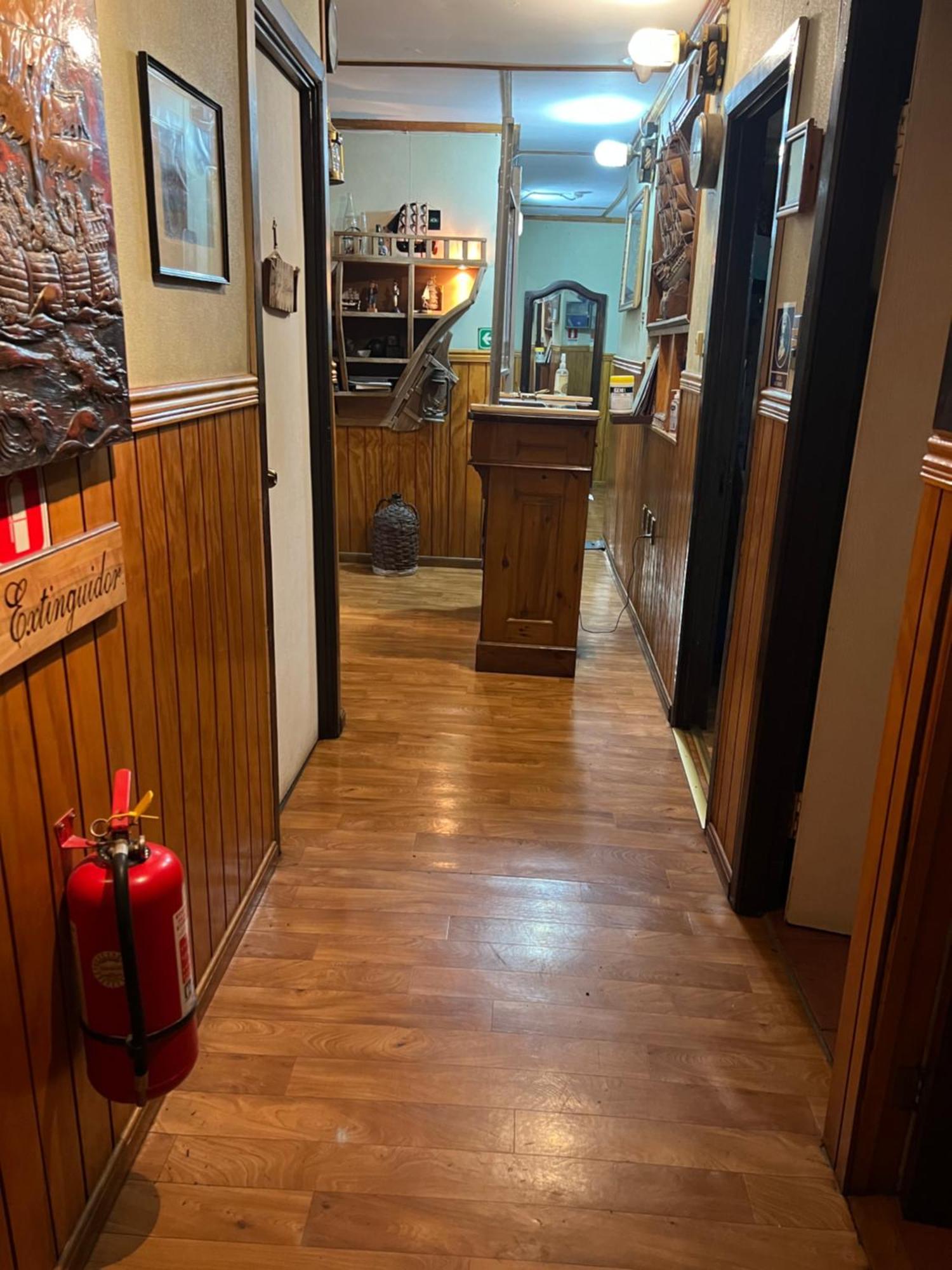 Hostal Victoria Πούντα Αρένας Εξωτερικό φωτογραφία